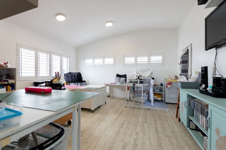 4 Bedroom Property for Sale in Paradise Beach Western Cape